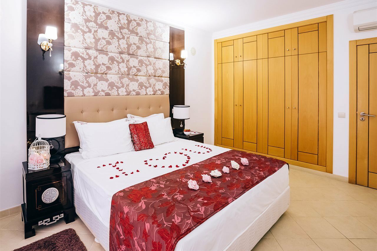 Grand Muthu Forte Do Vale Албуфейра Экстерьер фото A bedroom in a hotel